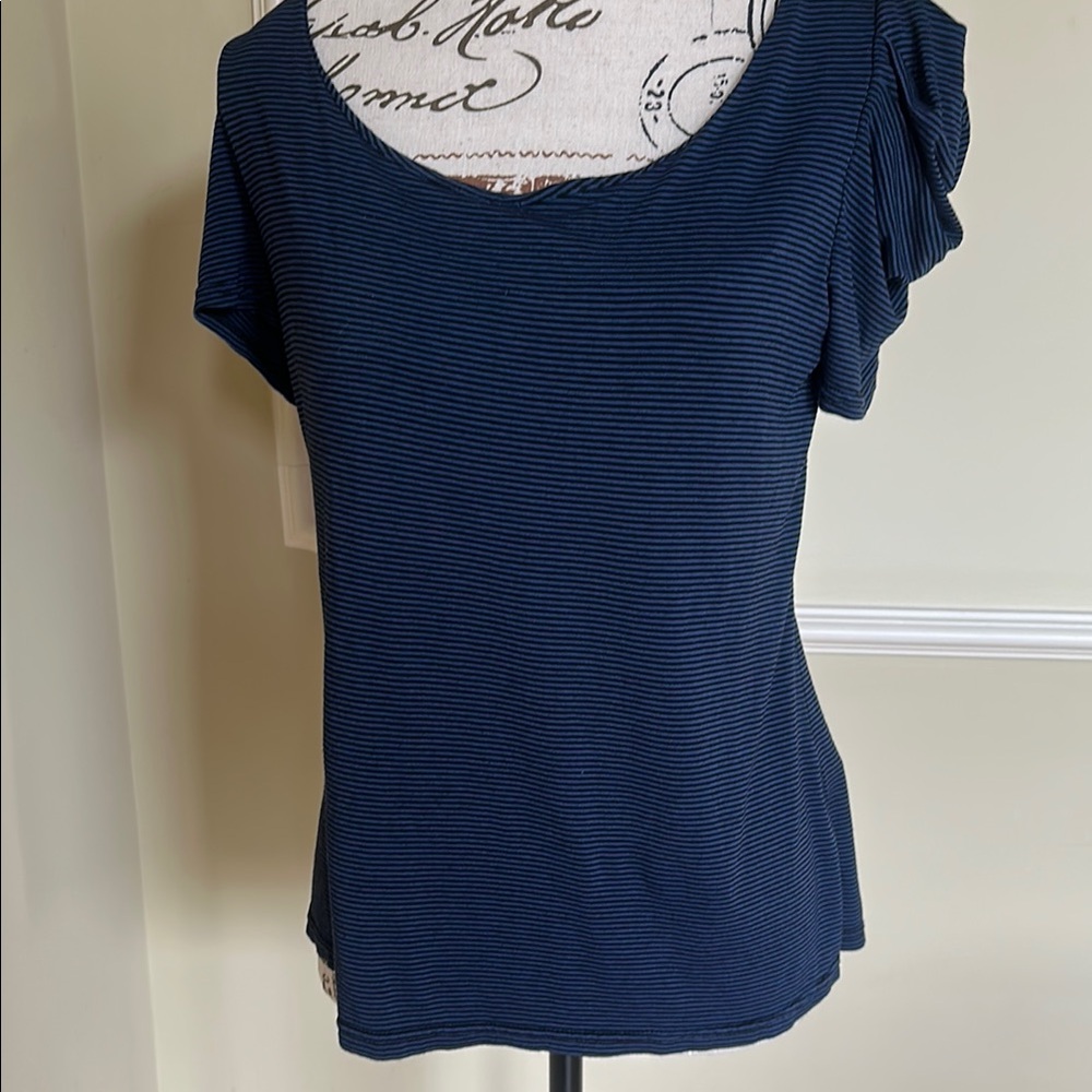 Short Cap Sleeve T-Shirt with Sexy Cutout Back  Size US Medium